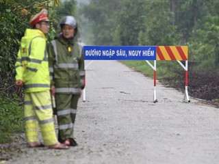 Phó tư lệnh Quân khu 4 và 12 chiến sĩ mất liên lạc khi vào Rào Trăng 3