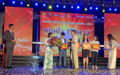 'Nghĩa tình là mãi mãi': Cầu nối nghệ thuật và thiện nguyện