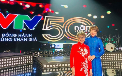 Ngưỡng mộ nhan sắc trẻ trung của 'giọng đọc huyền thoại' Kim Tiến ở tuổi 72