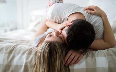 Chồng ngoại tình suốt 45 năm, có 2 nhân tình 3 con riêng, vợ vẫn nhẫn nhịn và cái kết