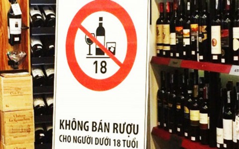 Từ 15/10, bán bia cho người dưới 18 tuổi sẽ bị phạt