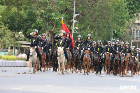 Những điều chưa biết về Trung đoàn kỵ binh Cảnh sát cơ động Việt Nam