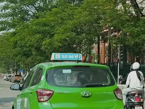 Taxi "Sao Việt" che biển số để làm gì và có "khuất tất" gì không?