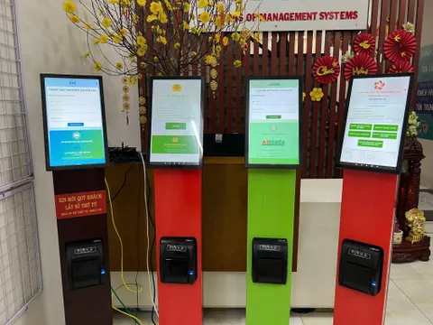Tăng 200% hiệu suất phục vụ nhờ máy Kiosk & hệ thống xếp hàng thông minh