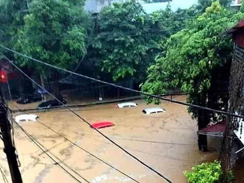 Cộng đồng mạng cập nhật liên tục hình ảnh, clip mưa lũ lớn Hà Giang